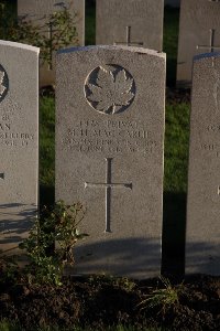 Lijssenthoek Military Cemetery - MacCarlie, Manley Harrison
