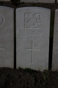 Lijssenthoek Military Cemetery - MacHent, Frederick