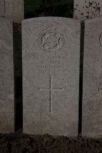 Lijssenthoek Military Cemetery - MacK, T