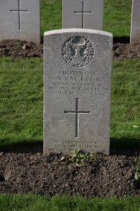 Lijssenthoek Military Cemetery - MacKay, George Newton