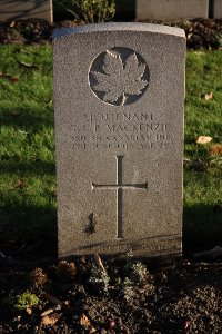 Lijssenthoek Military Cemetery - MacKenzie, George Lawrence Bisset