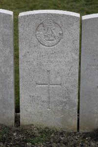 Lijssenthoek Military Cemetery - Maddison, T