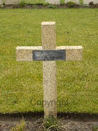 Lijssenthoek Military Cemetery - Madelaine, Edmond