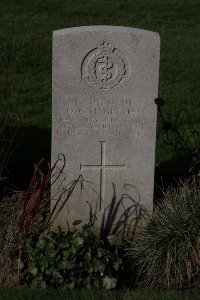 Lijssenthoek Military Cemetery - Maginness, Oscar Gladstone