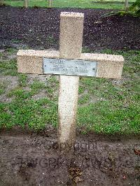 Lijssenthoek Military Cemetery - Malinge, Francois