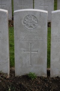 Lijssenthoek Military Cemetery - Mann, A J