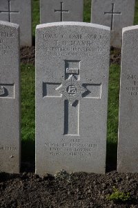 Lijssenthoek Military Cemetery - Mann, T O