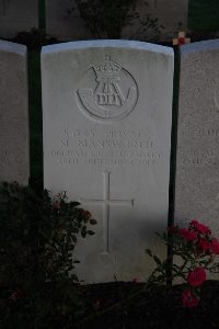 Lijssenthoek Military Cemetery - Mansworth, M