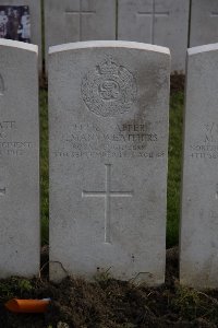 Lijssenthoek Military Cemetery - Manyweathers, Joseph