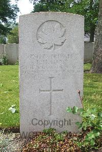 Lijssenthoek Military Cemetery - Mark, R H