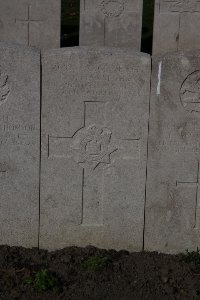 Lijssenthoek Military Cemetery - Marshall, F J