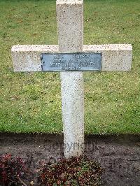 Lijssenthoek Military Cemetery - Math, Prosper