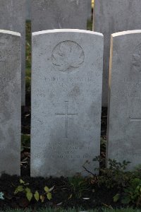 Lijssenthoek Military Cemetery - Mather, Carl