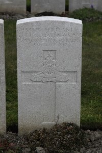 Lijssenthoek Military Cemetery - Mathews, J G