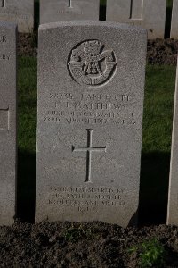 Lijssenthoek Military Cemetery - Matthews, Fredrick John