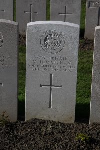 Lijssenthoek Military Cemetery - Maughan, Michael Hall