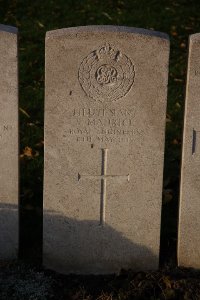 Lijssenthoek Military Cemetery - Maurice, S