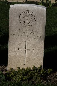 Lijssenthoek Military Cemetery - Maxwell, Leonard Raymond