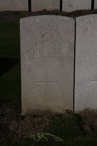 Lijssenthoek Military Cemetery - Maxwell, R