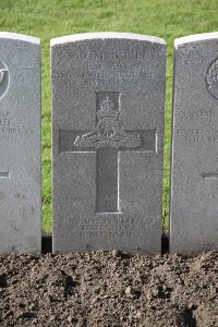 Lijssenthoek Military Cemetery - May, Frank Reginald