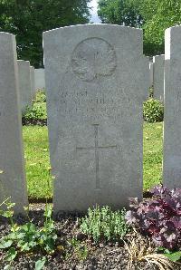 Lijssenthoek Military Cemetery - McCulloch, W