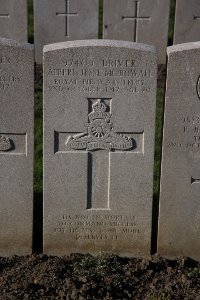 Lijssenthoek Military Cemetery - McDowall, Albert Jesse