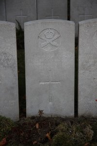 Lijssenthoek Military Cemetery - McGuffie, James Walker