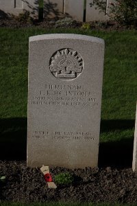 Lijssenthoek Military Cemetery - McIntosh, Frederick Richard