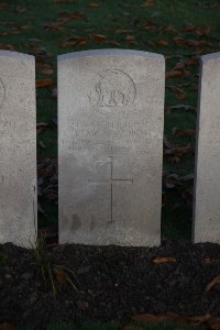Lijssenthoek Military Cemetery - McKay, F