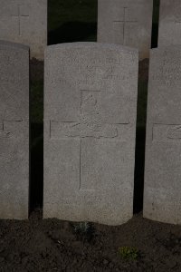 Lijssenthoek Military Cemetery - McKenzie, Donald