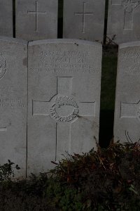 Lijssenthoek Military Cemetery - McKenzie, Kenneth