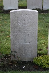 Lijssenthoek Military Cemetery - McKie, A P