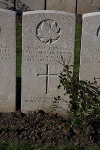 Lijssenthoek Military Cemetery - McKinnon, Peter Hugh