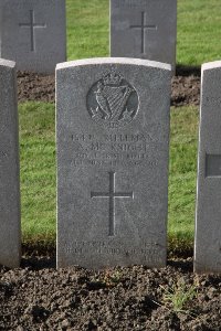 Lijssenthoek Military Cemetery - McKnight, A