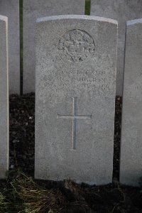 Lijssenthoek Military Cemetery - McLaughlin, A
