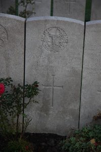Lijssenthoek Military Cemetery - McLean, Duncan Bell