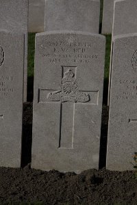 Lijssenthoek Military Cemetery - McNeil, R