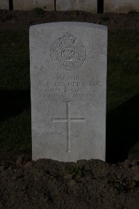 Lijssenthoek Military Cemetery - McNeill, Alan Gordon