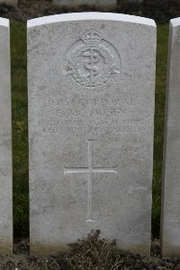 Lijssenthoek Military Cemetery - McQueen, F