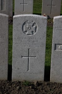 Lijssenthoek Military Cemetery - McRoy, J G