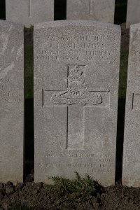 Lijssenthoek Military Cemetery - Meadows, R H