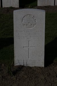 Lijssenthoek Military Cemetery - Melville, Robert James Gordon