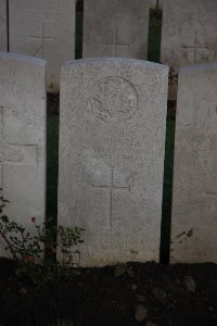 Lijssenthoek Military Cemetery - Menzel, C F