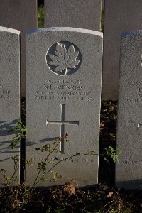 Lijssenthoek Military Cemetery - Menzies, Norman Ernest