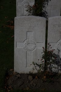 Lijssenthoek Military Cemetery - Metcalfe, J