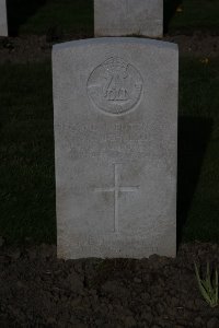 Lijssenthoek Military Cemetery - Michelson, W