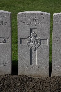 Lijssenthoek Military Cemetery - Miles, E