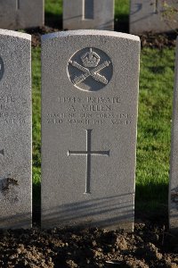Lijssenthoek Military Cemetery - Millen, Albert