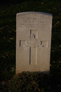 Lijssenthoek Military Cemetery - Miller, Wilfred Beuck