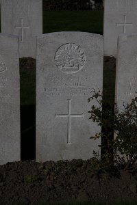 Lijssenthoek Military Cemetery - Mills, Arthur William
